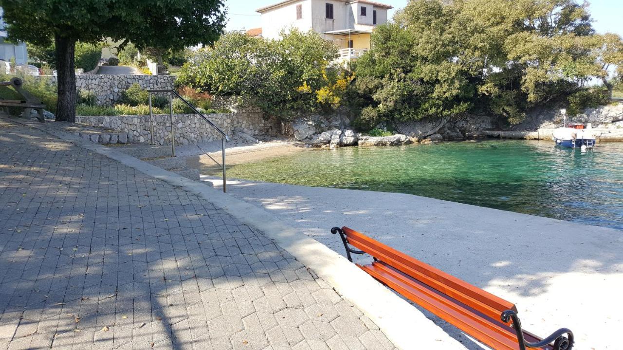 Vila Kraljica Malinska Exteriör bild