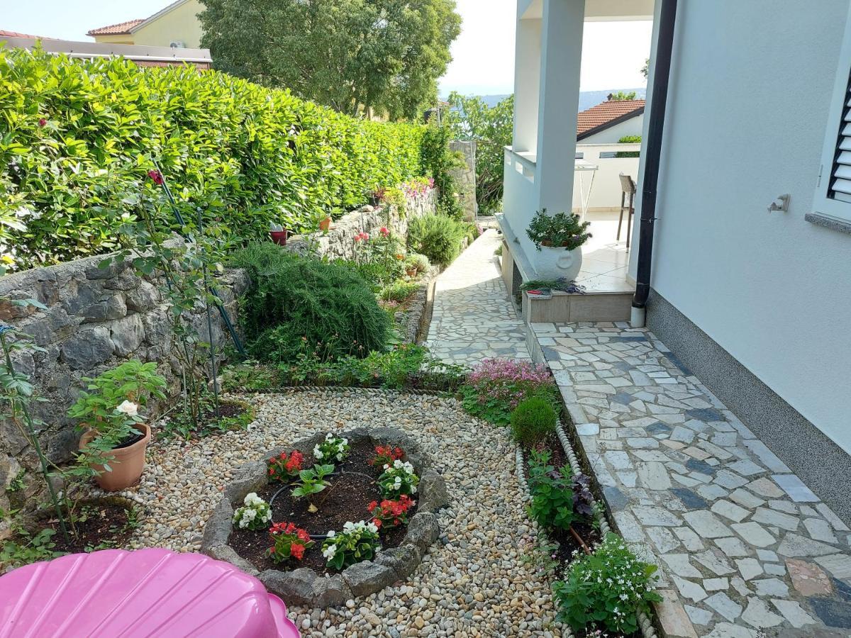 Vila Kraljica Malinska Exteriör bild